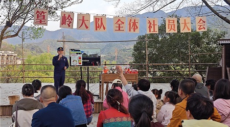 上饶“火焰蓝讲师团”进景区开展消防培训